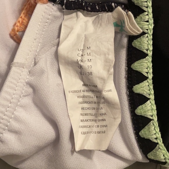 Bikini Top With Padded Bra Under - Picture 5 of 5